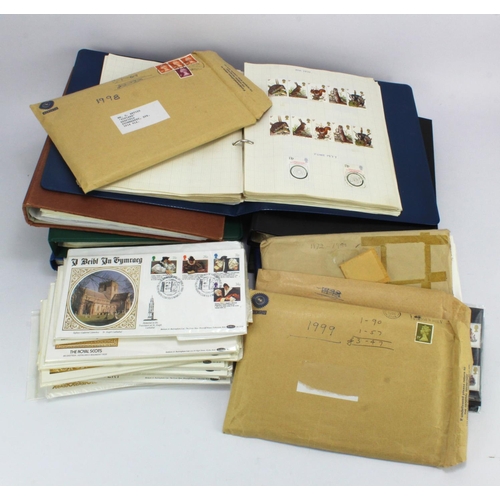 11 - GB - banana box of material in stockbooks and albums, QV to c2015. Mint, UM and used. UM QE2 Commemo... 