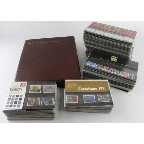 32 - GB - Presentation Packs (approx 285) early decimal to mid 1990's, about 1/3rd are small format size ... 