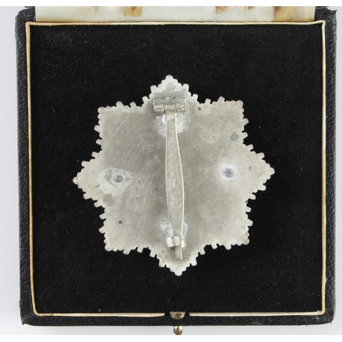 1176 - German Cross, silver (War Merit Grade) maker marked pin, in fitted case.