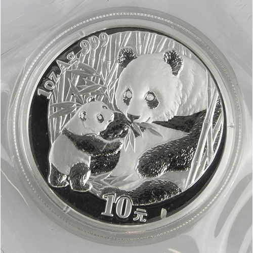 306 - China 1oz .999 silver Panda 10 Yuan 2005 BU in capsule in original sealed cellophane packaging.