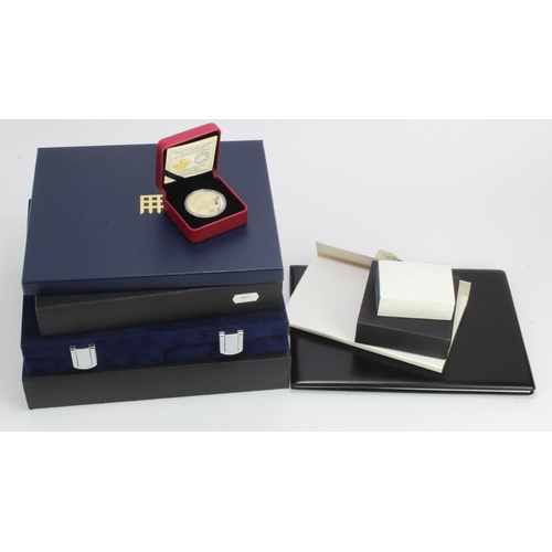 530 - GB & World Commemoratives etc: The Winston Churchill Gold-Plated Six Coin Set (Guernsey 2015); D-Day... 