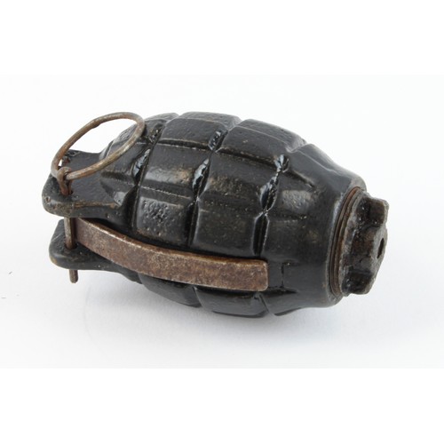 1591 - WW2 mills no 36 hand grenade, inert / deactivated.