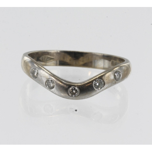 203 - 18ct white gold diamond shape to fit ring, five round brilliant cuts in a Roman setting, TDW approx.... 