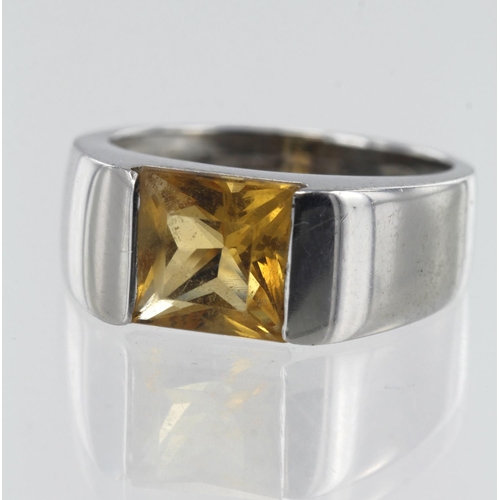 208 - 18ct white gold Citrine dress ring, square cut citrine measures approx. 8mm, finger size N, weight 6... 