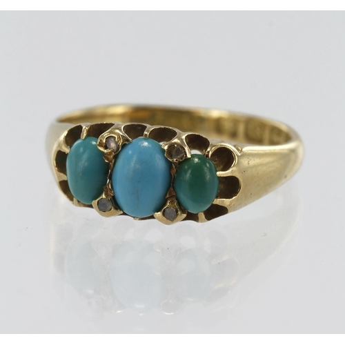 209 - 18ct yellow gold Edwardian diamond and turquoise ring, three graduating cabochon turqiouse principle... 