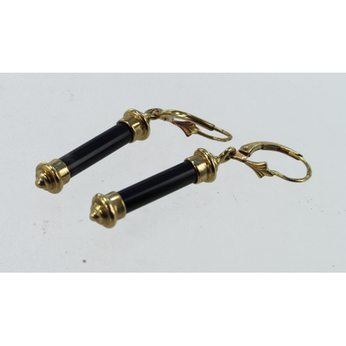 541 - Pair of 9ct yellow gold, onyx drop earrings,  drop length 45mm, leaver back fittings, weight 5.8g.