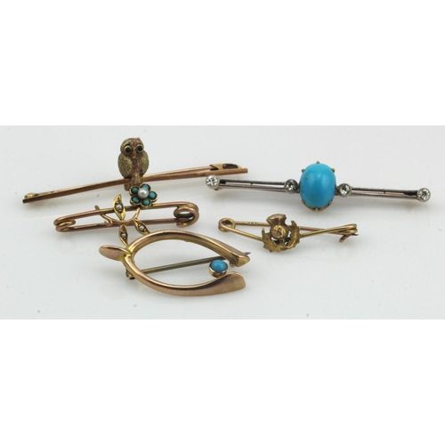 647 - Five 9ct gold/tests 9ct antique and vintage brooches, stones include diamond, turquoise and pearl, t... 