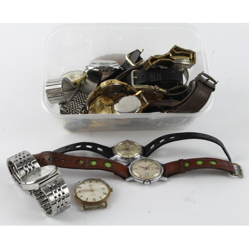 23 - Assortment of 18 manual wind gents wristwatches, all not working. Some better models noted