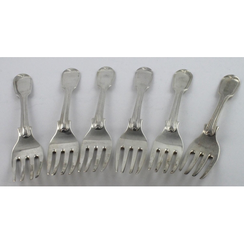 461 - Forks. A set of six Georgian silver forks, hallmarked 'London 1832', length 20.5cm, weight 16oz. app... 