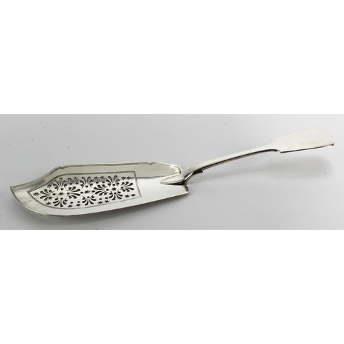 493 - Victorian silver fiddle pattern fish slice hallmarked WE, London 1840. Weighs 4.5oz approx.