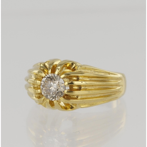 652 - Yellow gold (tests 18ct) diamond solitaire ring, one round brilliant cut approx. 0.90ct, estimated c... 