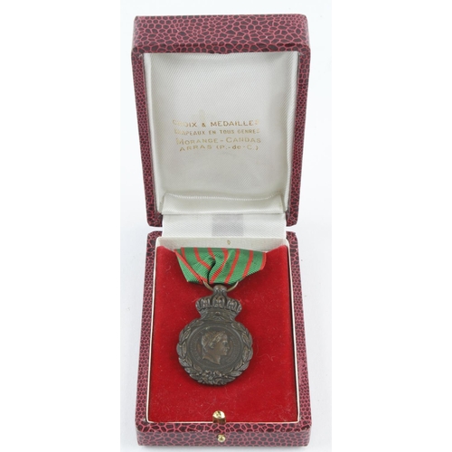 1105 - French St Helena medal in case awarded to French veterans for service in the Napoleonic wars.