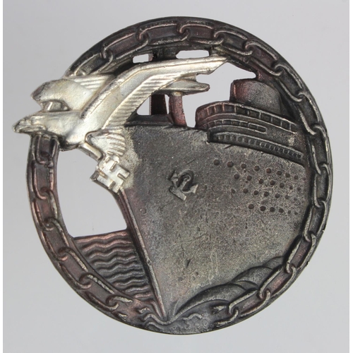 1153 - German Blockade Breakers badge, maker marked.