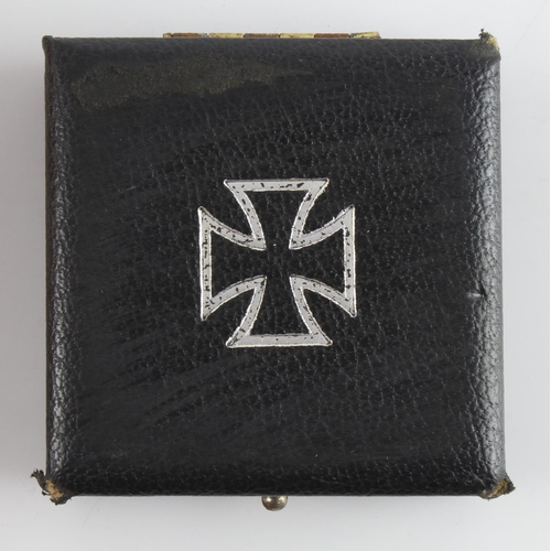 1190 - German Iron Cross 1st class WW2 empty award case.