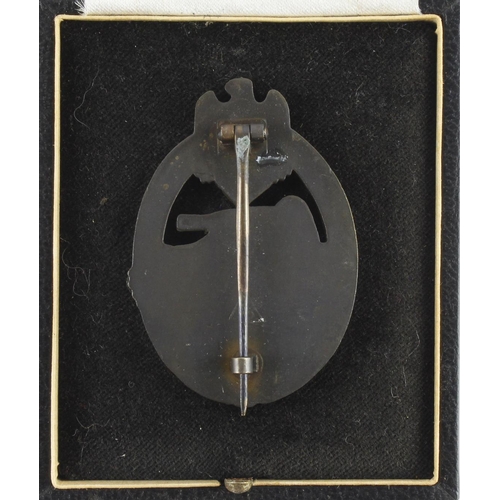 1232 - German Panzer Assault badge in bronze in fitted case.