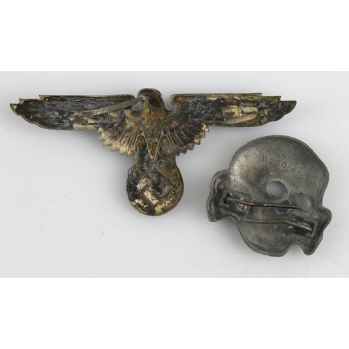 1258 - German SS officers hat badge & deaths head scull, maker marked & dated 1942.