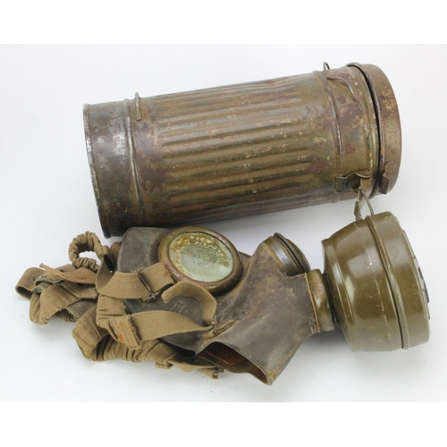 1294 - German WW2 Gas mask in Tin.