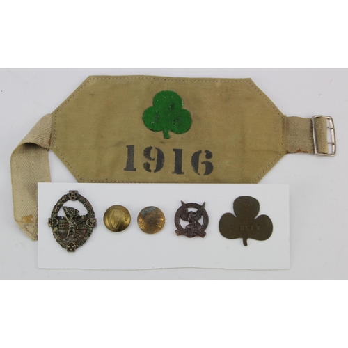 1382 - Irish Volunteers, 1916 Easter Uprising Armband, slouch hat cap and breast badges, buttons.  (no rese... 