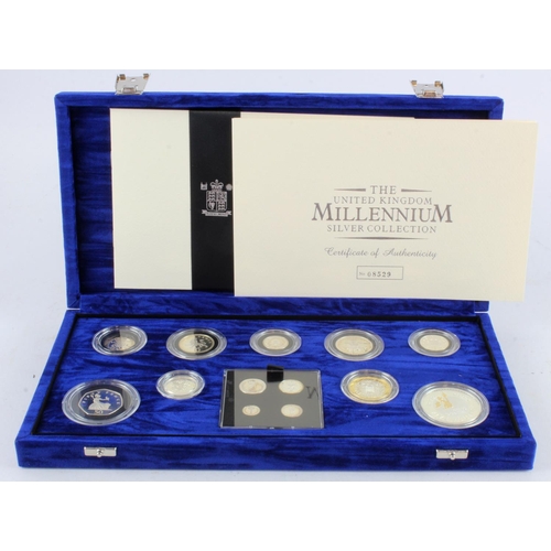 152 - Proof Set 2000, the thirteen coin set with the Maundy Money. all struck in silver aFDC - FDC, boxed ... 