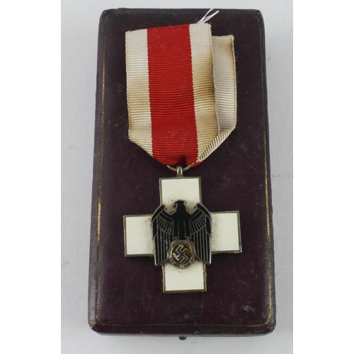 1797 - WW2 German 3rd Reich social welfare medal in case.