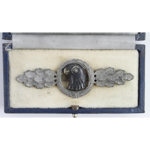 1820 - WW2 German Luftwaffe Reconnaissance Squadron Silver Grade Clasp. The central blackened Eagle head en... 