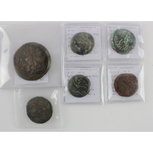 277 - Ancient Greek, Ptolemaic Egypt (6) bronze coins including AE43, 65.5g of Ptolemy IV GF/F; and variou... 