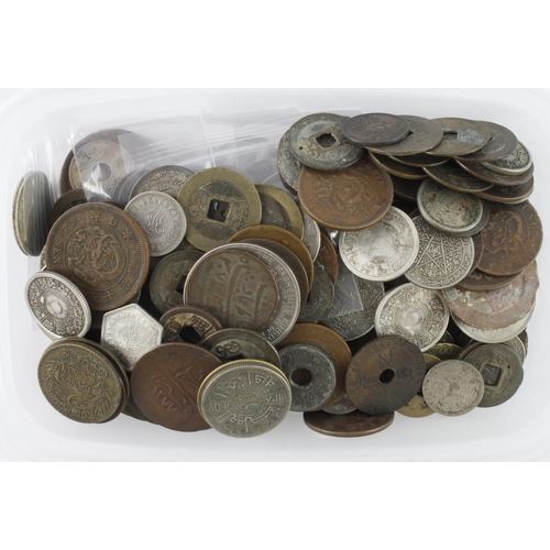 374 - Asian, Islamic & Middle-Eastern coins (266 including 48 silver) includes Chinese, mixed grade.