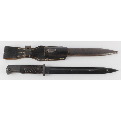 737 - German WW2 Bayonet for the Mauser K98k Rifle. Dated for 1939, with 10 inch single-edged blade, the r... 