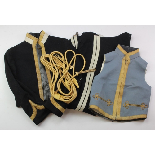 821 - 17th / 21st Lancers Captains mess dress tunic, waist coat, trousers and gold braid wire cap lines / ... 