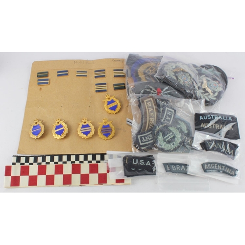 885 - Badges: R.A.F. WW2 and later assortment of cloth and metal badges all in excellent condition. (appro... 