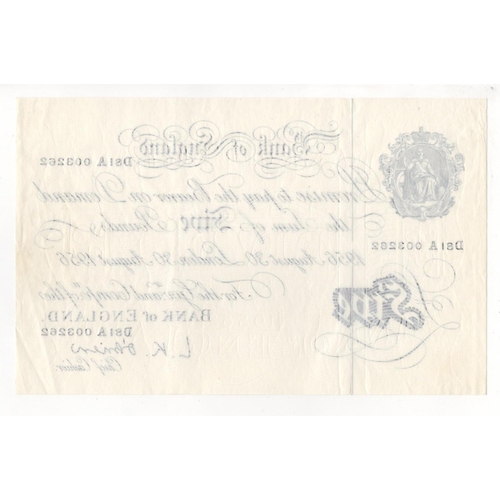 157 - O'Brien 5 Pounds (B276) dated 30th August 1956, final year of issue of white notes, serial D81A 0032... 