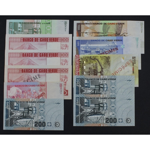 574 - Cape Verde (11), 100 Escudos 1977, 100 Escudos1989, 500 Escudos 2002 and 500 Escudos 2007, these fou... 