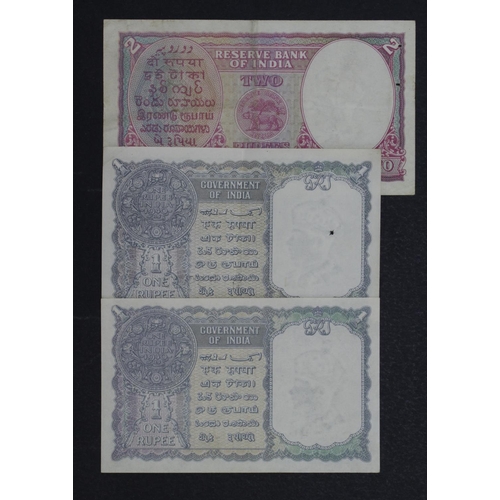 741 - India (3), a group with King George VI portraits, 2 Rupees issued 1943, signed C.D. Deshmukh, serial... 