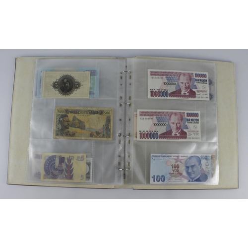 965 - World (209), collection in 3 albums and a slip case, specimen notes, consecutive notes, replacement ... 