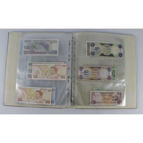 965 - World (209), collection in 3 albums and a slip case, specimen notes, consecutive notes, replacement ... 