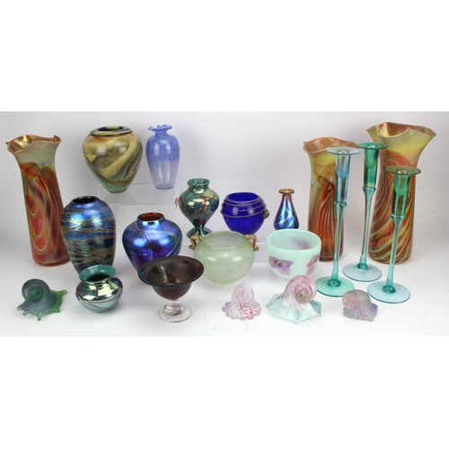 86 - Studio Glass. Varied collection comprising (21) studio art glass pieces. To include works by, Carin ... 