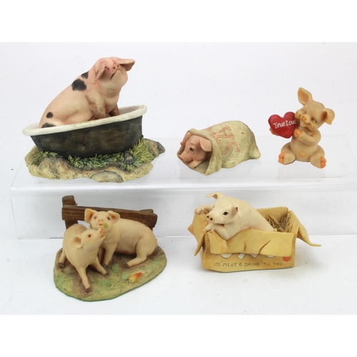 93 - Five Pig figurines by Border Fine Arts