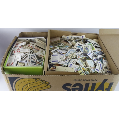 631 - Banana box of loose Cigarette / Tea / Trade / Cigar cards in smaller boxes and a couple of binders. ... 