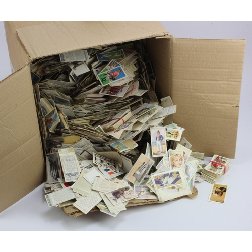642 - Box of loose old cigarette cards and tea cards, lots to sort !  (Qty)  Buyer collects