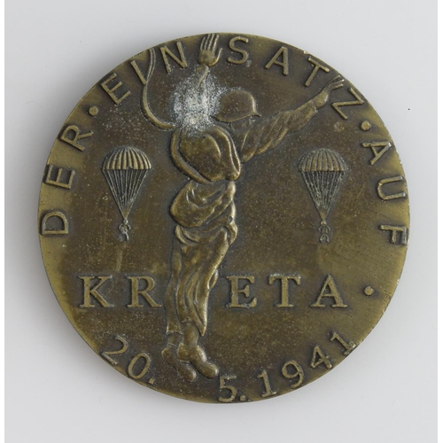 257 - German KRETA 20-5-1941 falshayager paratroopers medallion.