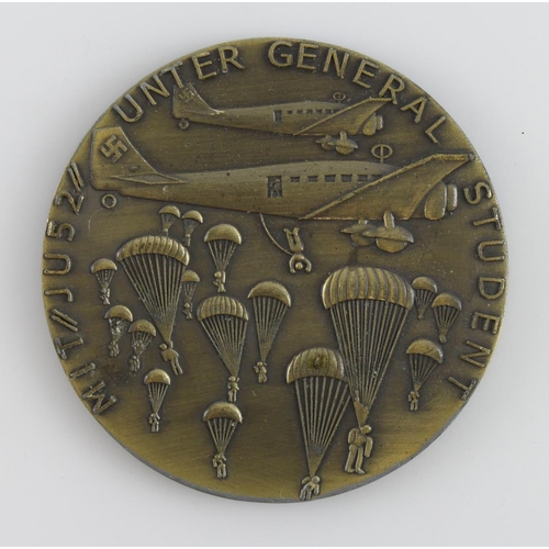 257 - German KRETA 20-5-1941 falshayager paratroopers medallion.