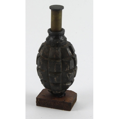 537 - French WW1 F1 pineapple hand grenade deactivated inert