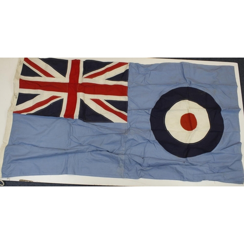 577 - RAF WW2 1942 dated flag an marked to the lanyard sold as seen.