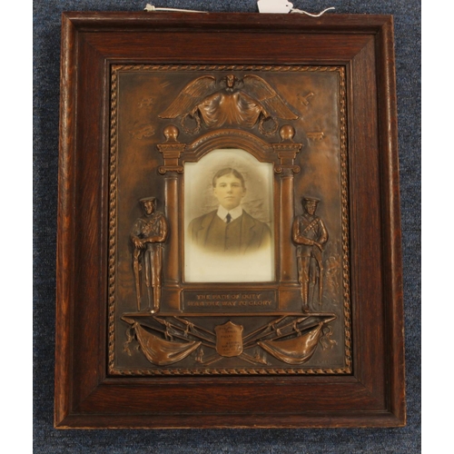 641 - WW1 casualty plaster memorable frame with photo to the centre relating to 34477 Pte J Daniel 9th bn ... 