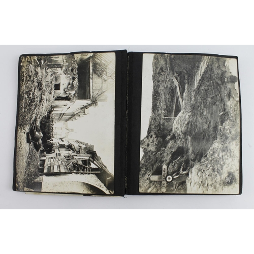 662 - WW1 photo album with 35 photos very detailed with trench photos, dead soldiers battle damage towns, ... 