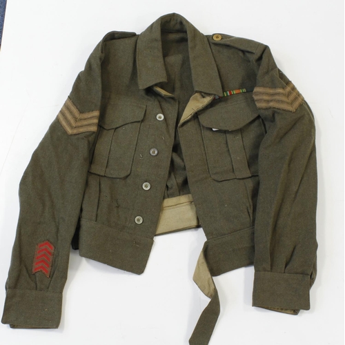 680 - WW2 1940 pattern Australian battle dress blouse dated 1943 with Sgt stripes and five chevrons to sle... 