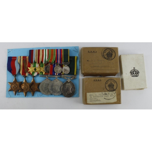 847 - Family groups - 1939-45 Star, Africa Star with 8th Army clasp, Italy Star, Defence & War Medals, Eff... 