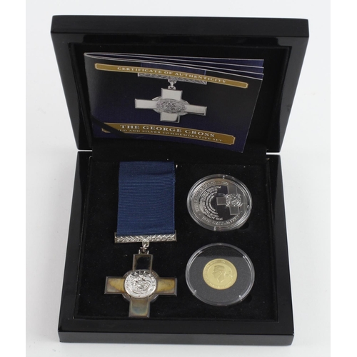 322 - TDC (Tristan da Cunha) The Bradford Exchange: The George Cross Gold & Silver Commemorative Set 2015,... 