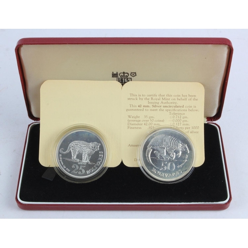 333 - Venezuela, World Wildlife Fund conservation issue BU silver 2-coin set 1975, struck by the Royal Min... 