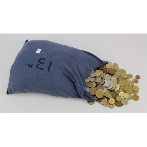 714 - World Coins 13KG